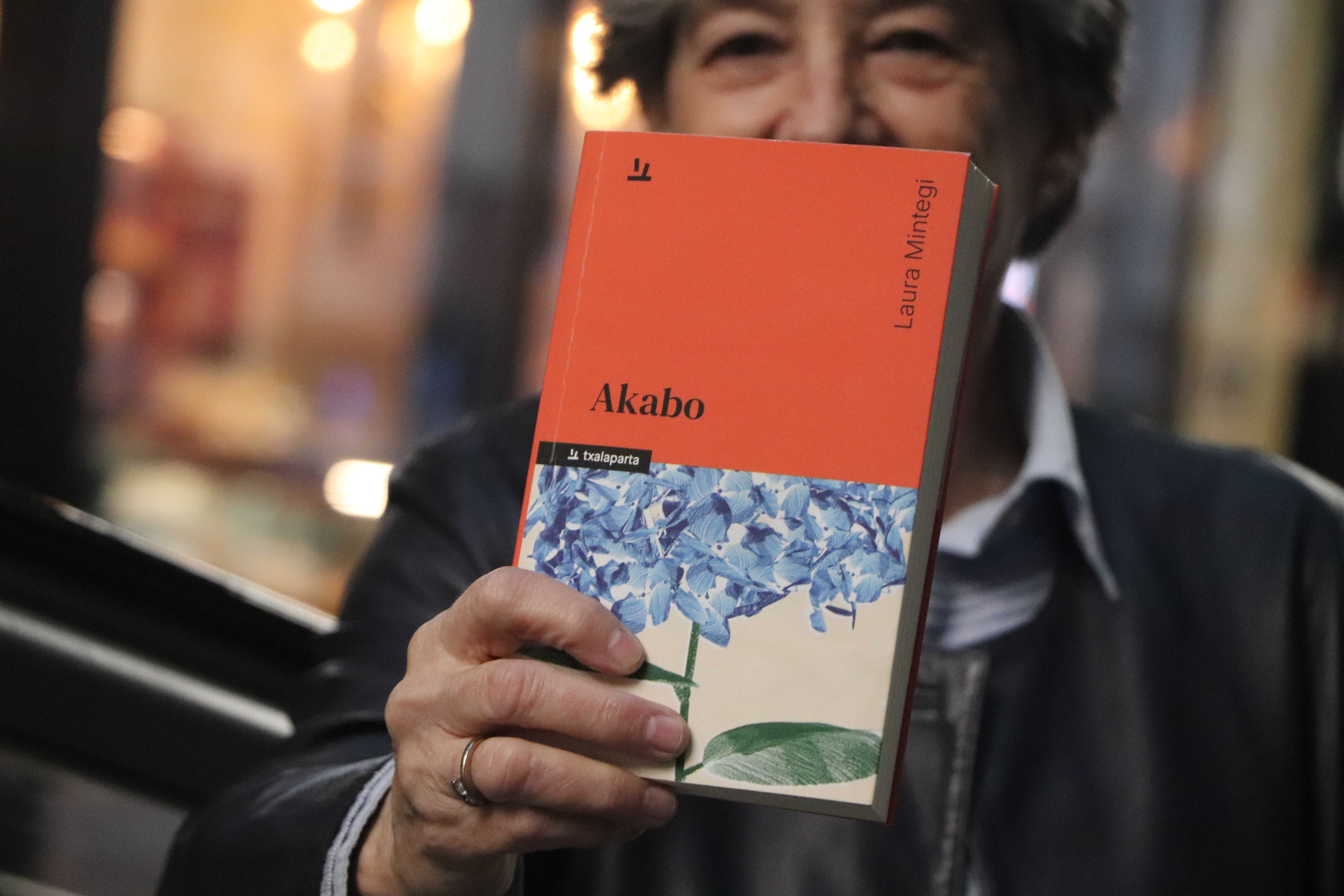 <p>&ldquo;Nobela honen musika entzuteari utzi arte ezin izango dut hurrengoa idatzi&rdquo;</p>